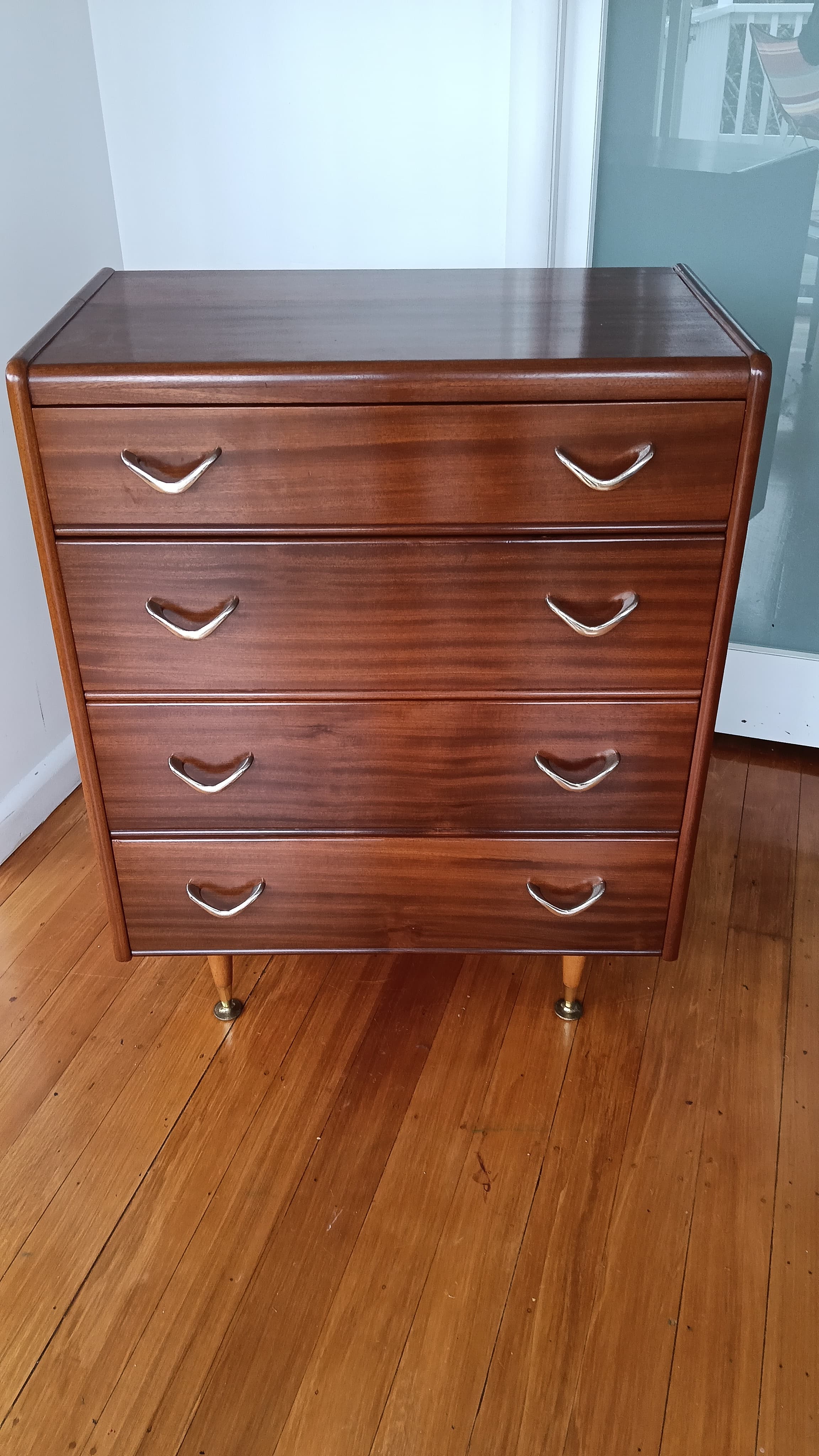 Mid century Mahogany Chest of Drawers